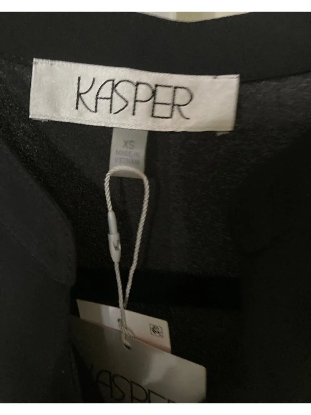 KASPER Women's Black Cascade Ruffle Sleeveless Top Blouse Size XS NWT - Picture 2 of 6